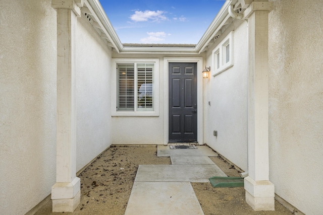 1010 Tranquillion Ct, Lompoc, CA 93436 - entrance to property with stucco siding