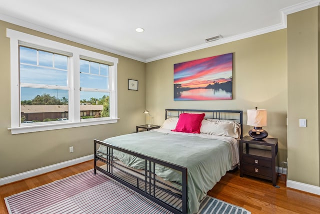 5049 Via Lara Ln, Santa Barbara, CA 93111 - bedroom with baseboards, wood finished floors, ornamental molding, and recessed lighting