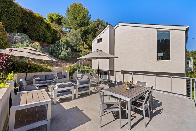 840 Cheltenham Rd, Santa Barbara, CA 93105 - view of patio with an outdoor hangout area and outdoor dining space