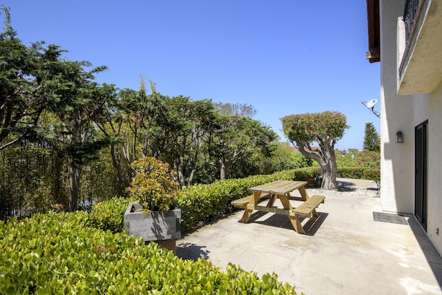 1649 Miramesa Dr, Santa Barbara, CA 93109 - view of patio with outdoor dining area