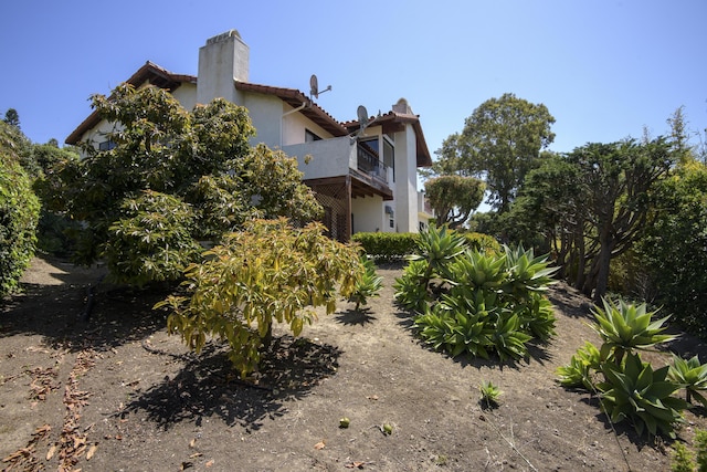 1649 Miramesa Dr, Santa Barbara, CA 93109 - view of yard featuring a balcony