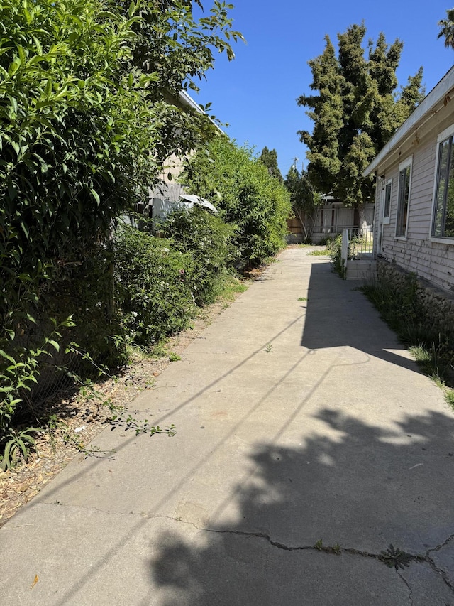 1319 Pitos St, Santa Barbara, CA 93103 - view of patio / terrace