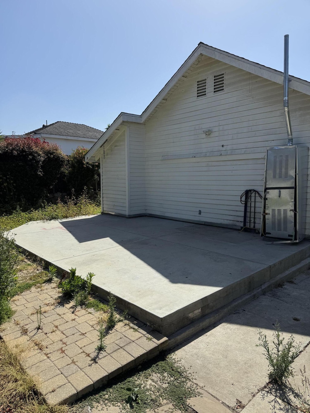 1319 Pitos St, Santa Barbara, CA 93103 - back of house with a patio