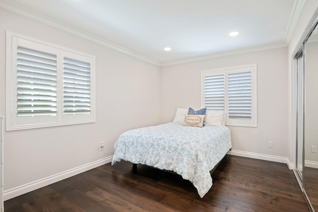 4538 Marrisa Way, Camarillo, CA 93012 - bedroom with baseboards, wood finished floors, crown molding, recessed lighting, and a closet
