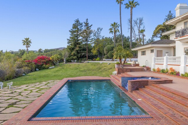 5287 N Creston Ln, Somis, CA 93066 - outdoor pool with a jacuzzi, a lawn, and a patio