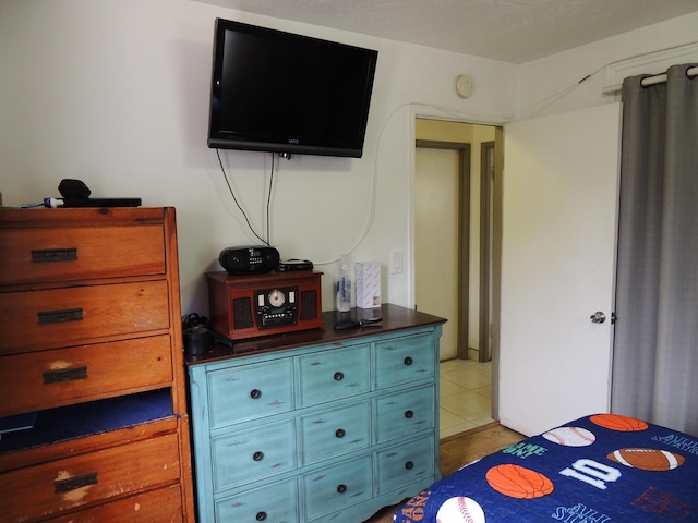 1307 San Andres St, Santa Barbara, CA 93101 - bedroom with light tile patterned flooring