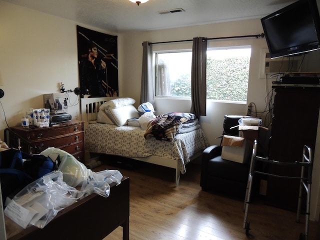 1307 San Andres St, Santa Barbara, CA 93101 - bedroom with wood finished floors