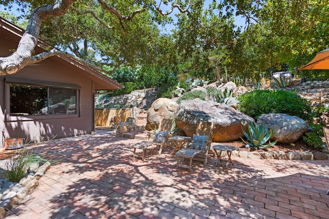 2031 Cielito Ln, Santa Barbara, CA 93105 - view of patio