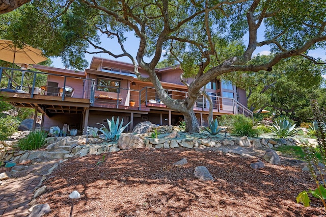 2031 Cielito Ln, Santa Barbara, CA 93105 - back of property with a deck