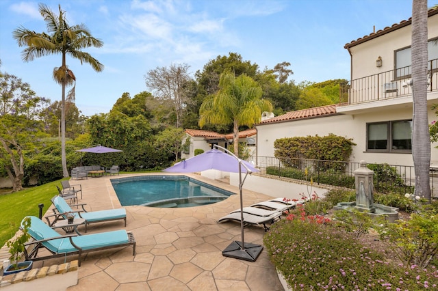 1151 Glenview Rd, Montecito, CA 93108 - view of pool with a patio and a pool with connected hot tub