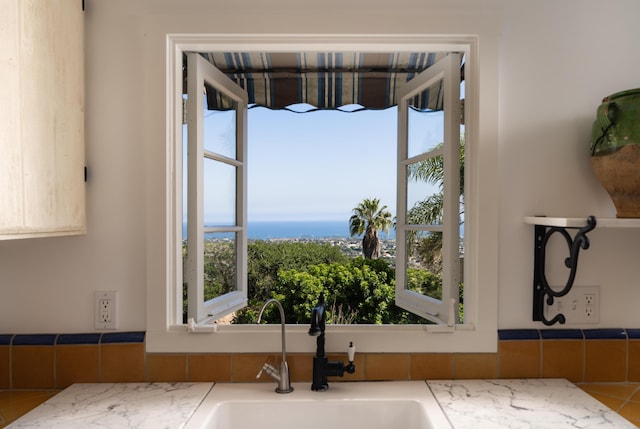 15 Loma Media Rd, Santa Barbara, CA 93103 - kitchen view of a sink
