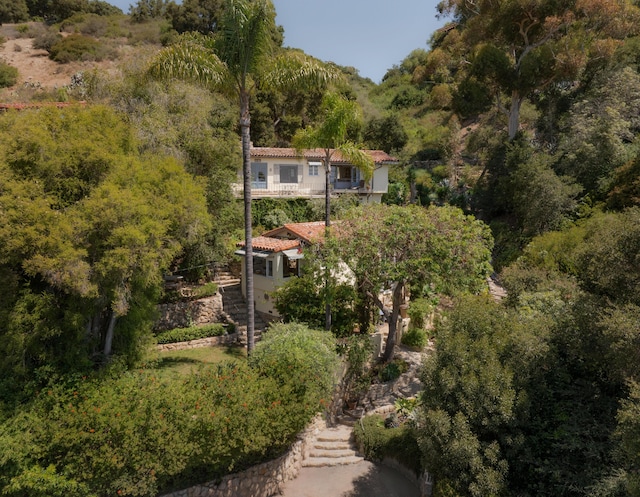 15 Loma Media Rd, Santa Barbara, CA 93103 - aerial view of property and surrounding area with a heavily wooded area