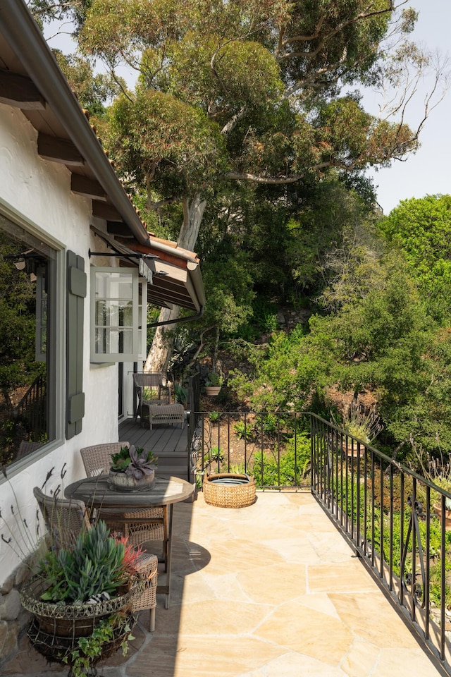 15 Loma Media Rd, Santa Barbara, CA 93103 - view of patio / terrace
