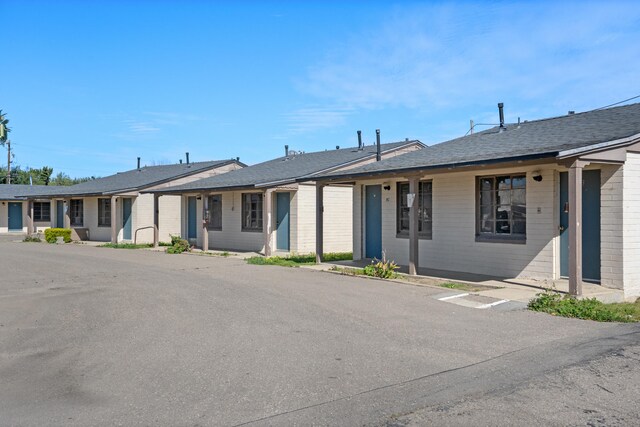 1324 N Broadway, Santa Maria, CA 93454 - ranch-style home featuring brick siding