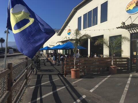 160 Ash Ave, Carpinteria, CA 93013 - view of building exterior