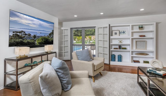 4530 Via Clarice, Santa Barbara, CA 93111 - living area featuring wood finished floors and recessed lighting