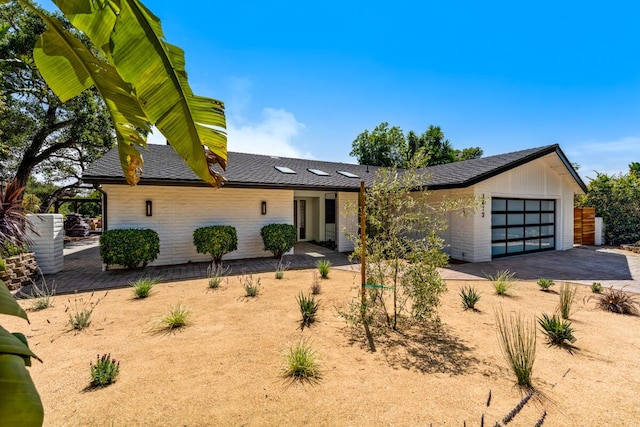 1412 Crestline Dr, Santa Barbara, CA 93105 - view of front of house with driveway and a garage