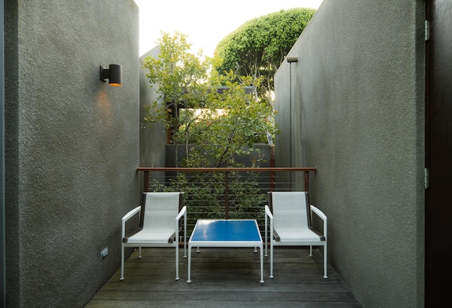 1944 Eucalyptus Hill Rd, Santa Barbara, CA 93108 - view of balcony