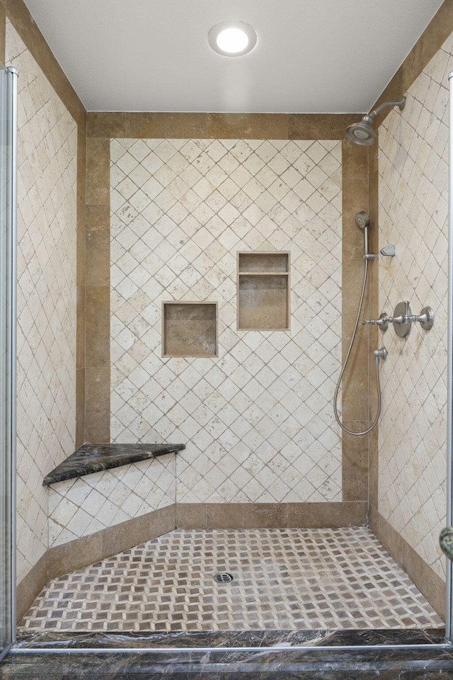 2171 Martinique Ln, Oxnard, CA 93035 - full bathroom with a shower stall