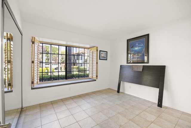 2171 Martinique Ln, Oxnard, CA 93035 - tiled empty room with baseboards