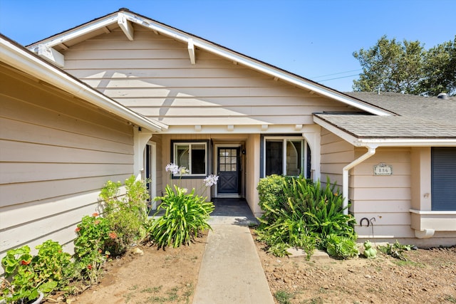 886 Raddue Ave, Santa Barbara, CA 93111 - entrance to property featuring a shingled roof
