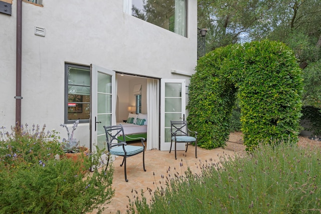2641 Dorking Pl, Santa Barbara, CA 93105 - rear view of house featuring stucco siding and a patio area