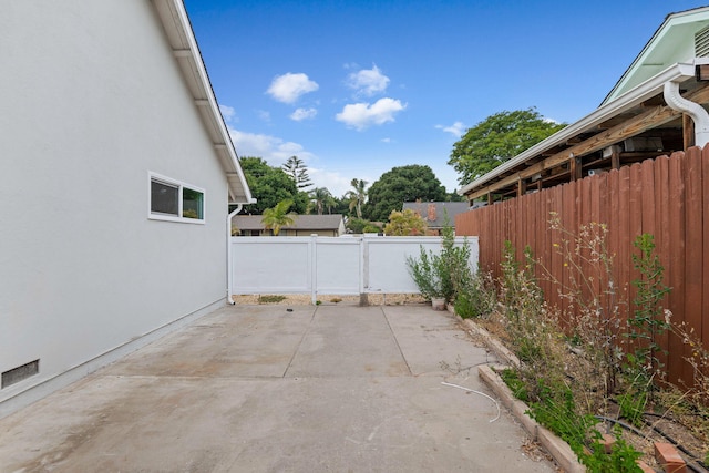 622 Colfax Ct, Goleta, CA 93117 - fenced backyard with a patio