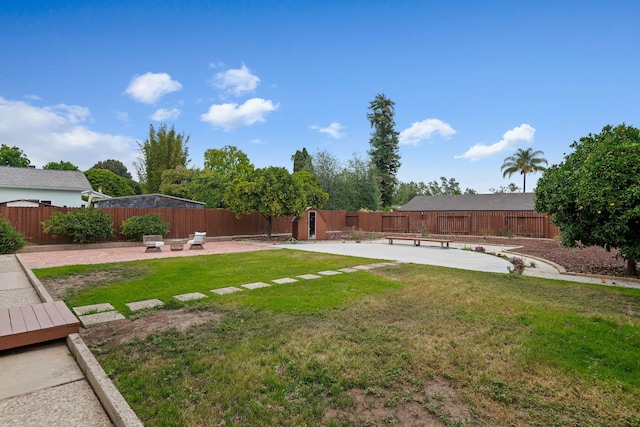 622 Colfax Ct, Goleta, CA 93117 - fenced backyard featuring a patio area