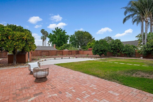 622 Colfax Ct, Goleta, CA 93117 - fenced backyard with a patio area