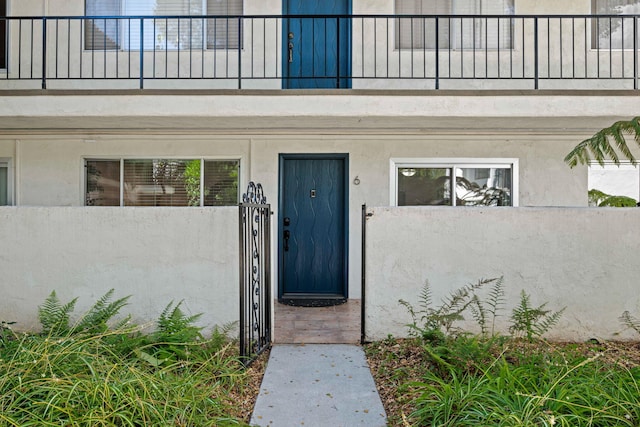 1701 Anacapa St Unit 6, Santa Barbara, CA 93101 - entrance to property with stucco siding and a balcony