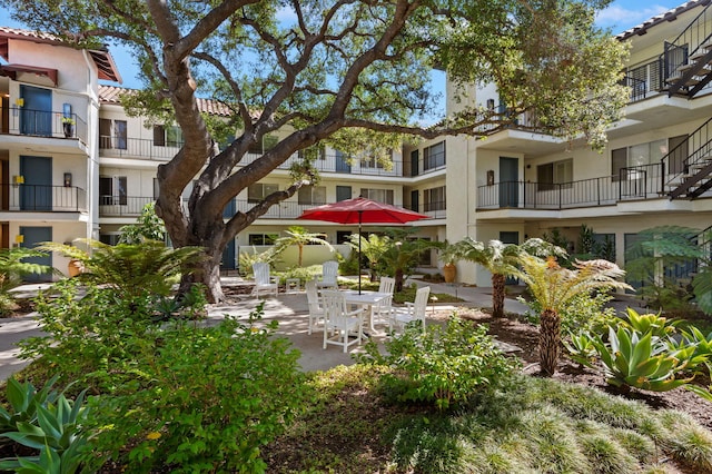 1701 Anacapa St Unit 6, Santa Barbara, CA 93101 - view of community featuring a patio area