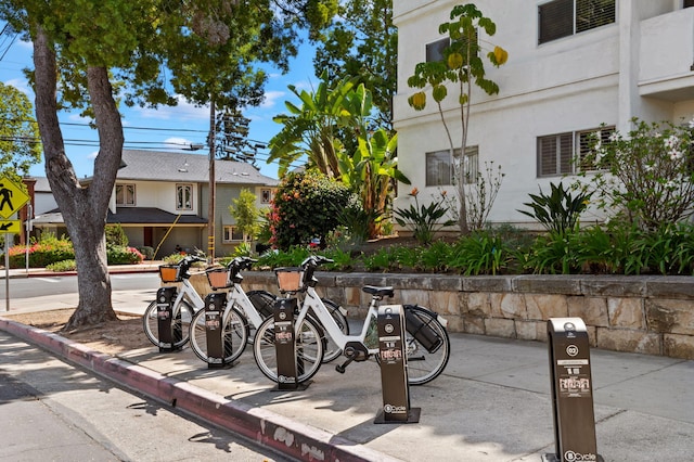 1701 Anacapa St Unit 6, Santa Barbara, CA 93101 - view of property's community