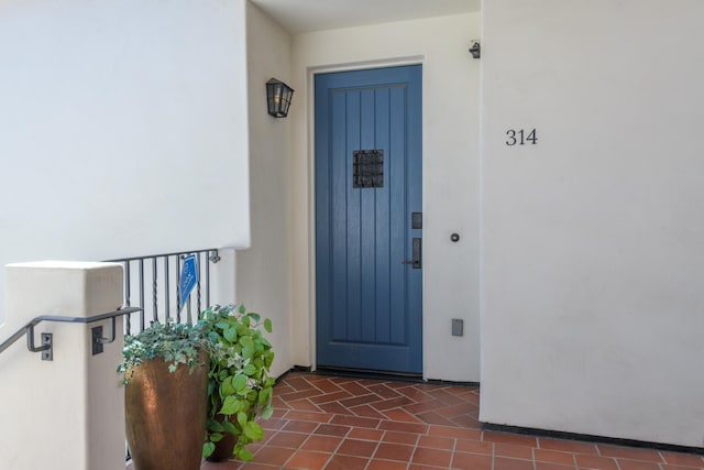 3718 State St Unit 314, Santa Barbara, CA 93105 - property entrance with stucco siding