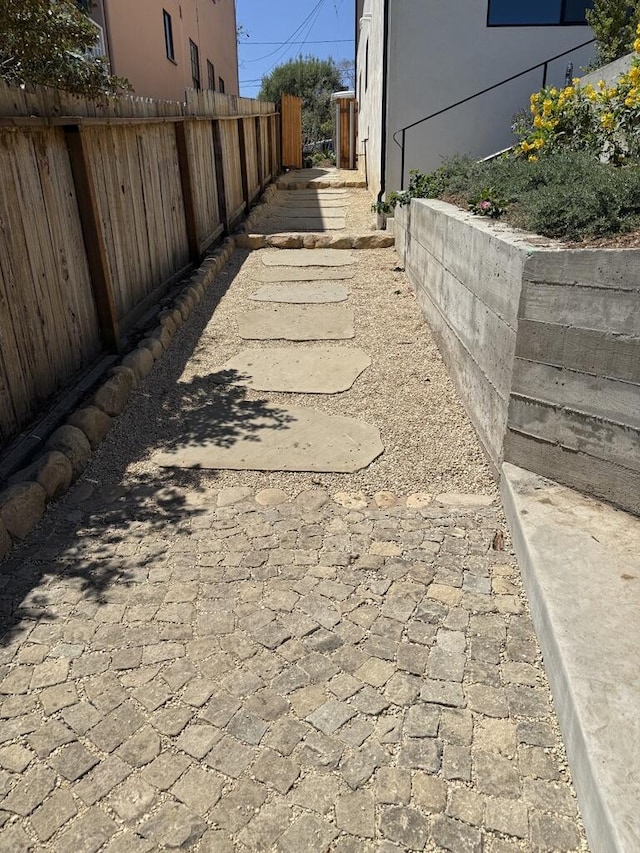 19 W Quinto St, Santa Barbara, CA 93105 - view of yard