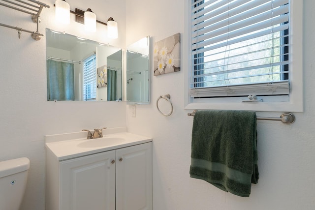 521 W Montecito St Unit 4, Santa Barbara, CA 93101 - bathroom with vanity and a shower with curtain