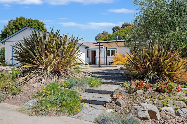 7234 Del Norte Dr, Goleta, CA 93117 - view of front of home featuring roof mounted solar panels