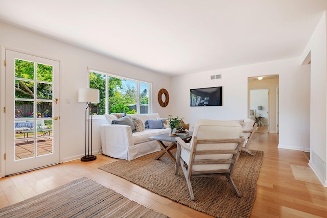 7234 Del Norte Dr, Goleta, CA 93117 - living room featuring light wood-style floors