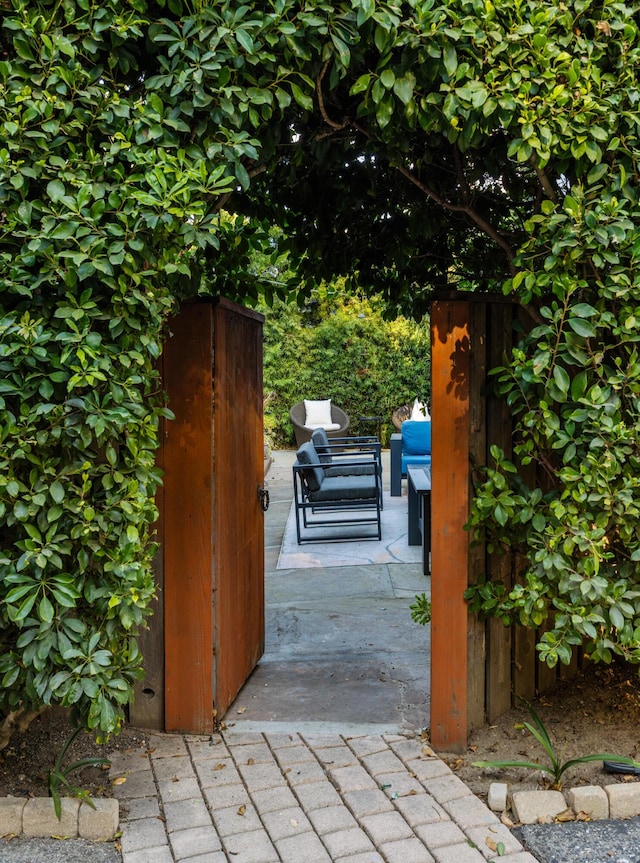 917 W Victoria St, Santa Barbara, CA 93101 - photo 23