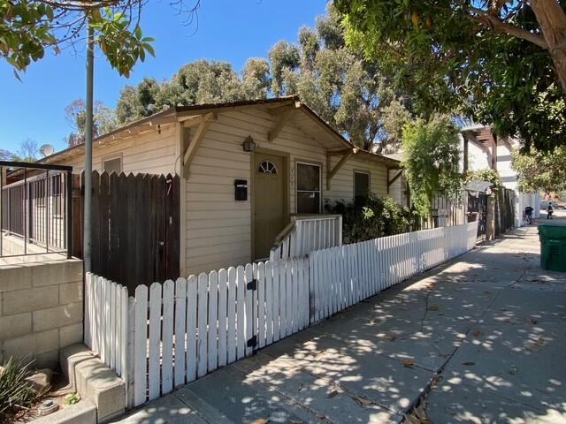 713 Kimball St, Santa Barbara, CA 93103 - photo 1