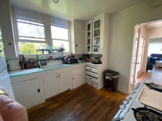 302 N Soledad St, Santa Barbara, CA 93103 - photo 5