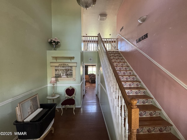 7525 E E Sherwood Rd, Snowflake, AZ 85937 - stairs featuring a high ceiling and wood finished floors