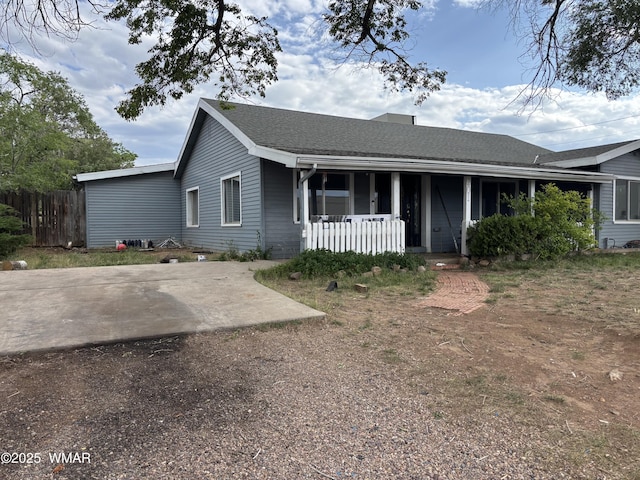201 E Mcneil, Show Low, AZ 85901 - ranch-style house with covered porch and roof with shingles