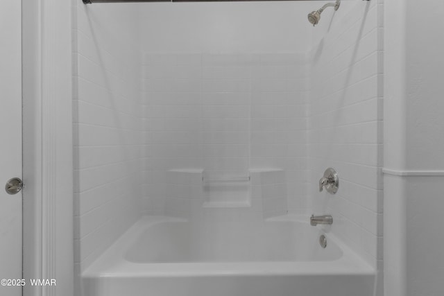 3401 W Hansen, Show Low, AZ 85901 - full bath with bathtub / shower combination