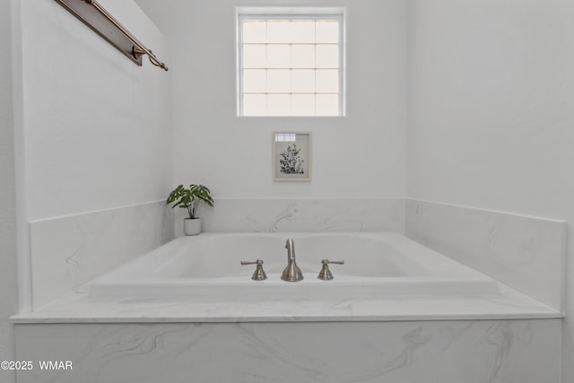 3401 W Hansen, Show Low, AZ 85901 - bathroom featuring a bath