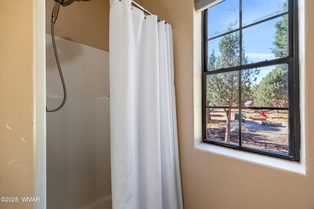 6853 Rim Rock Rd, Show Low, AZ 85901 - full bathroom with a shower with shower curtain