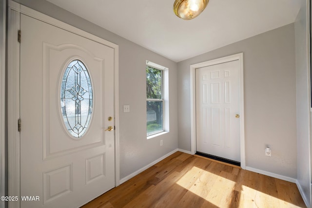 864 S 1st St E, Snowflake, AZ 85937 - entrance foyer featuring wood finished floors and baseboards