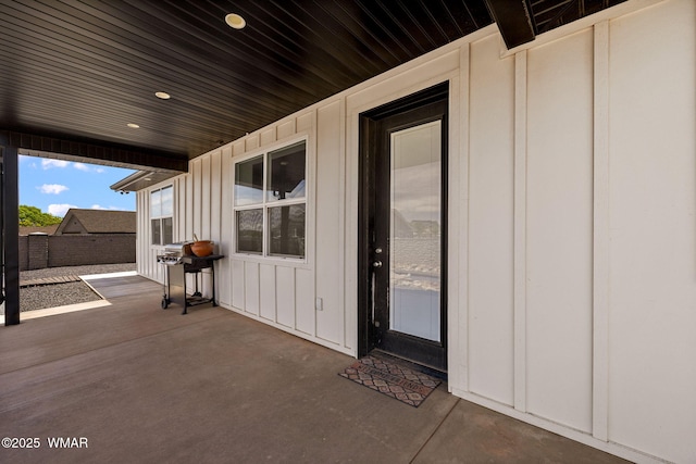 1738 W 7th St, Snowflake, AZ 85937 - entrance to property with board and batten siding and a patio area