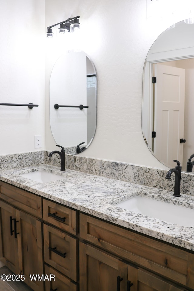 1316 W 7th St S, Snowflake, AZ 85937 - full bathroom featuring double vanity
