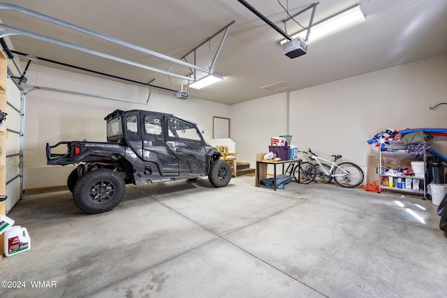 2740 W Maple Ln, Show Low, AZ 85901 - garage with a garage door opener