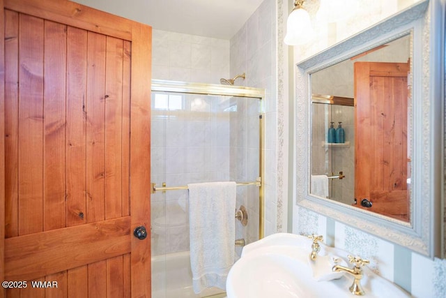 1961 S Canyon Ridge Trl, Show Low, AZ 85901 - full bath featuring a sink and enclosed tub / shower combo